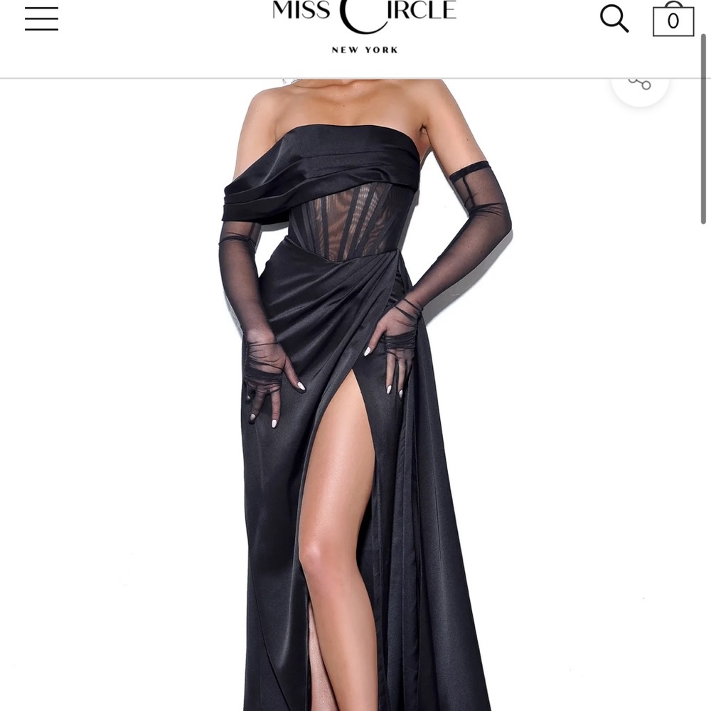 Miss Circle Black Dress
